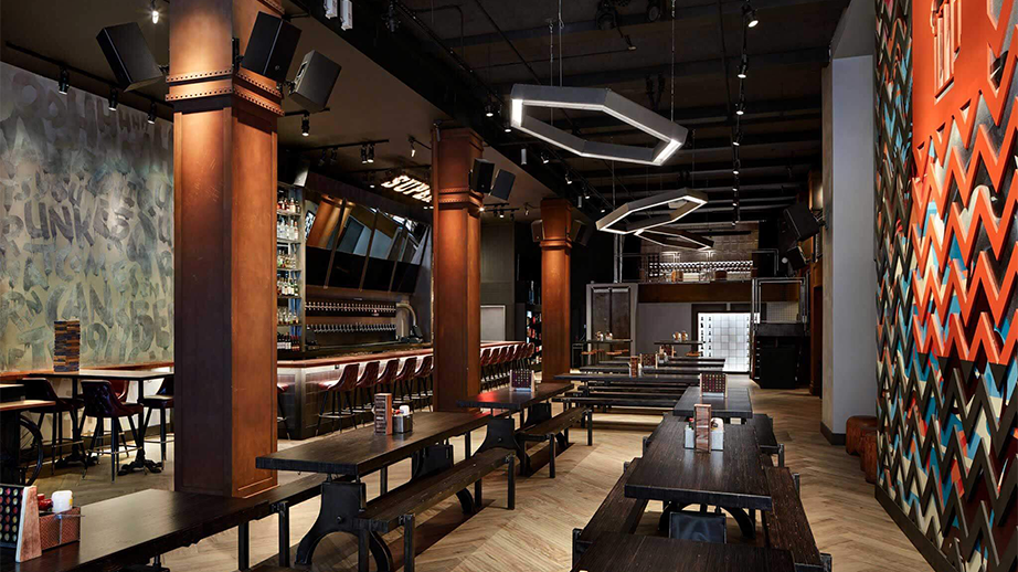 Clinton Hall Home Bar Image